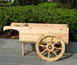 Carrinho de mão de madeira Wood wheelbarrow
